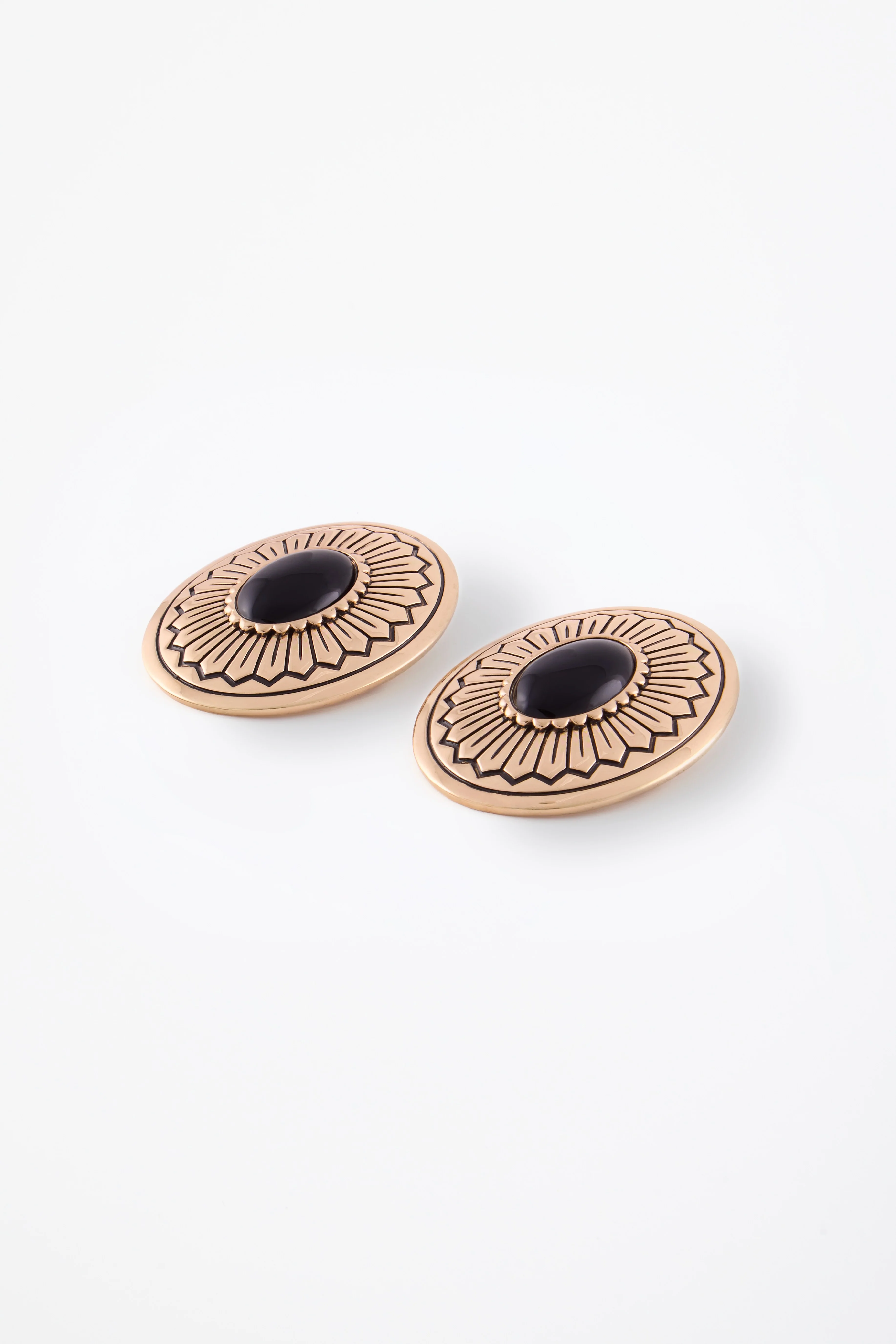 Western Oval Earring (Gold/Black)
