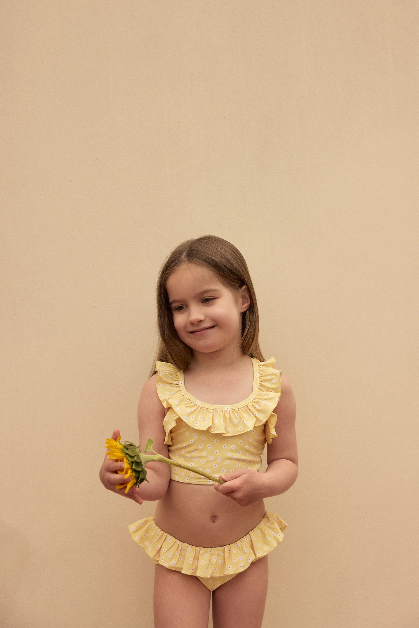 flounce bottom (yellow daisy)